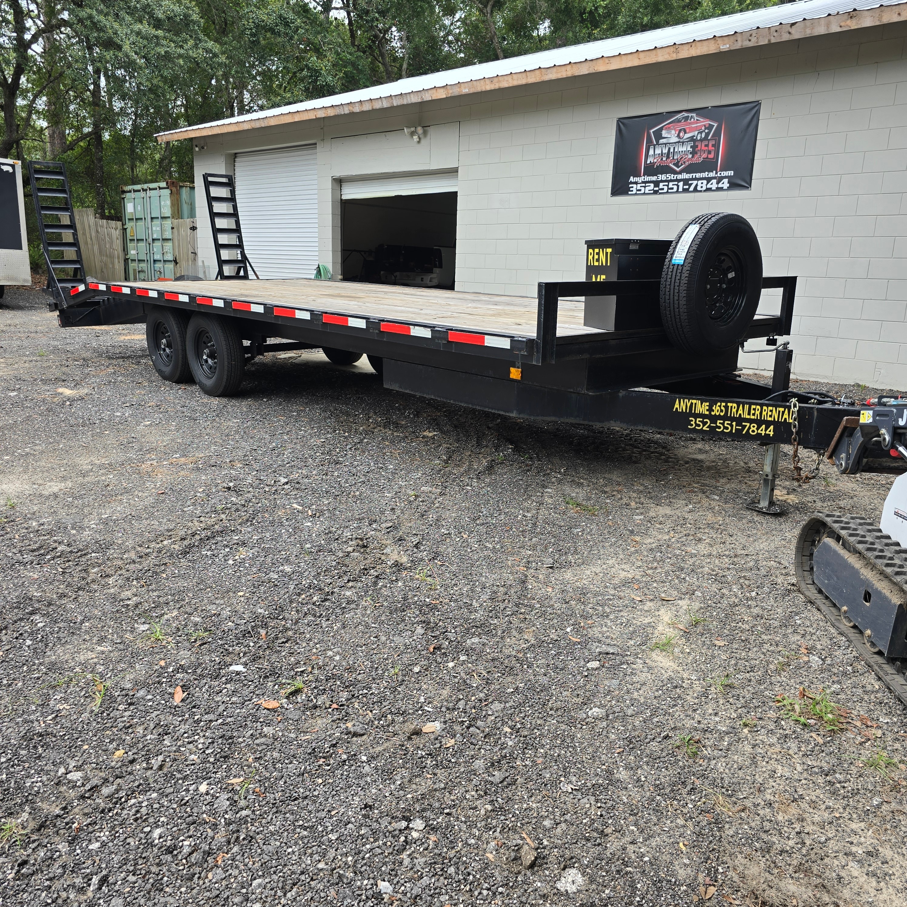 102" X 24' Deckover Trailer - Image 1